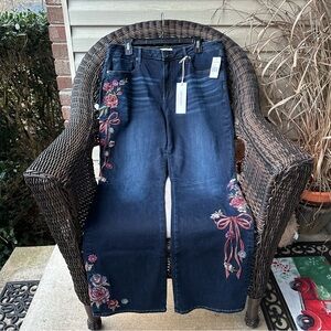 Driftwood Kelly Boot Cut - Bows & Roses 33x32